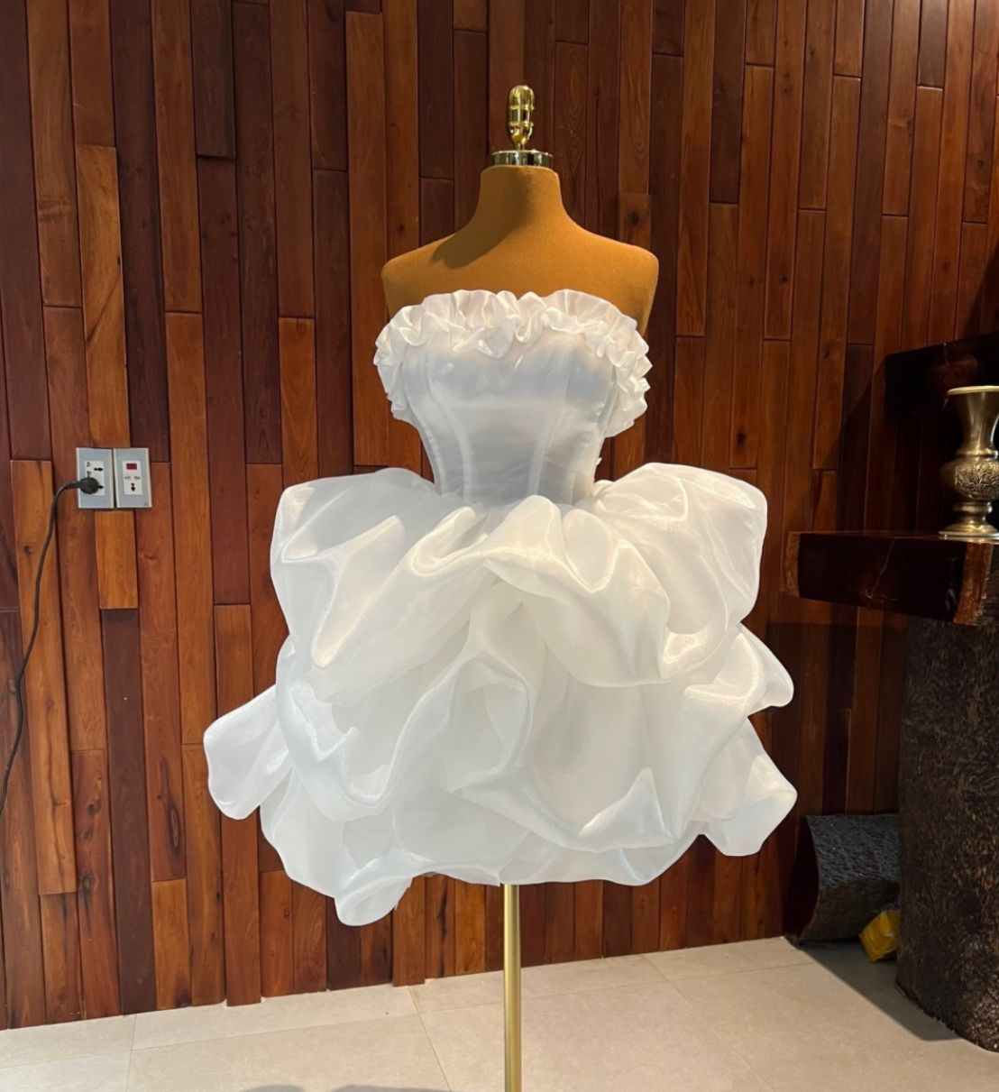 Pretty Ball Gown Strapless White Mini Short Graduation Homecoming Dress 15th Birthday Outfits MP907