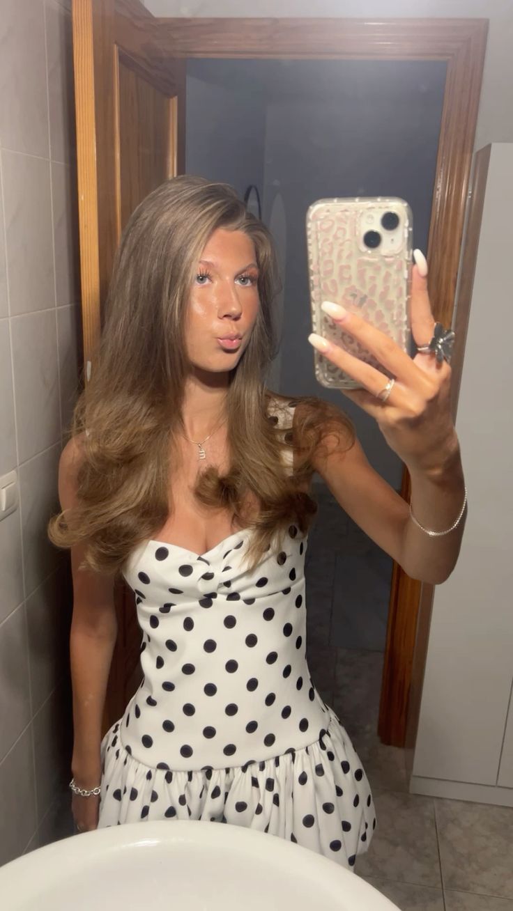 Eng anliegende Träger Hoco Kleid Inspo Homecoming Edle schwarze Tupfen Süße Party Outfits MP409