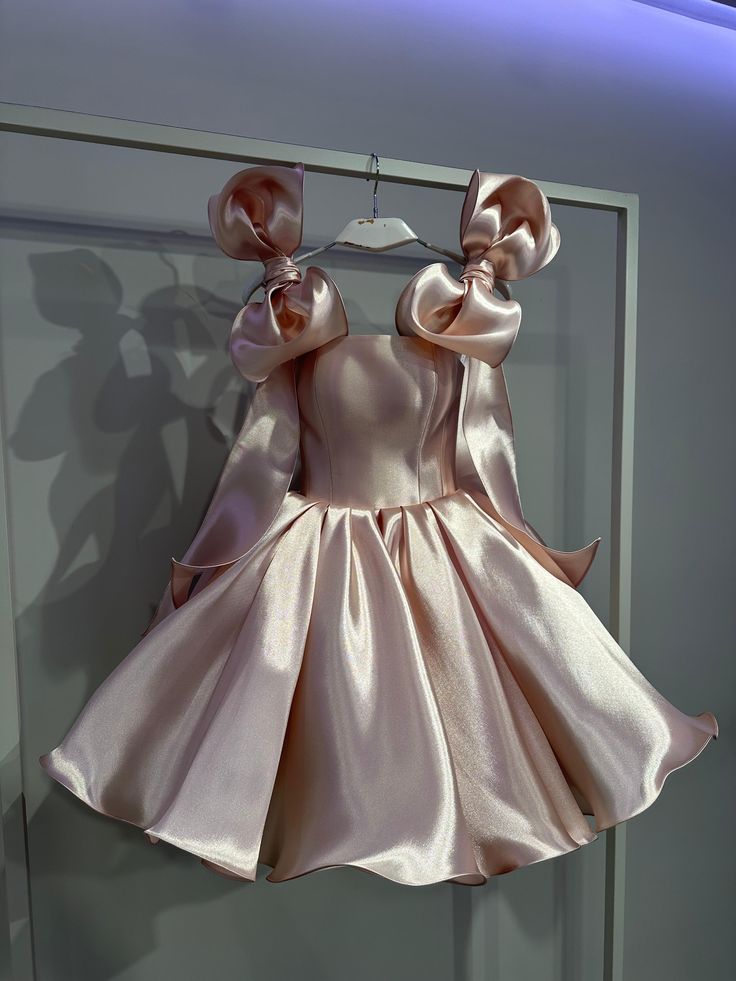 Elegantes Ballkleid Spaghettiträger Satin mit Schleife Kurz Mini 16. Geburtstag Outfits Homecoming Kleid MP790