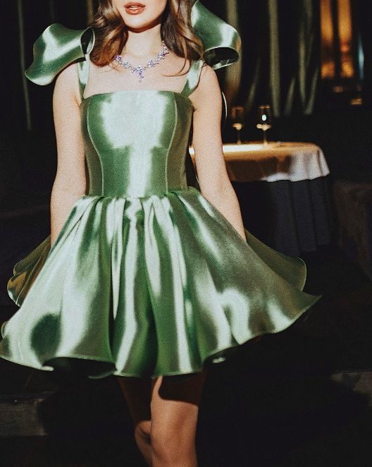 Hübsches Ballkleid Spaghettiträger Rosa Satin Kurz Mini Formelles 8. Klasse Homecoming Kleid Party Outfits MP535
