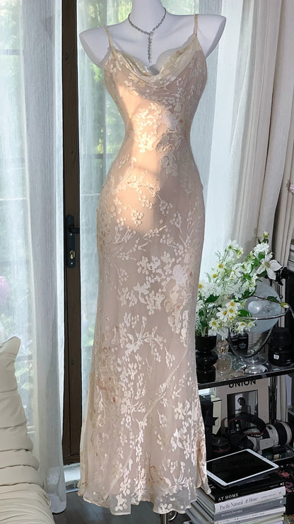 Elegante Meerjungfrauen-Spaghettiträgerkleid in Champagner mit floraler Stickerei, ärmellos, lange Ballkleider MP962