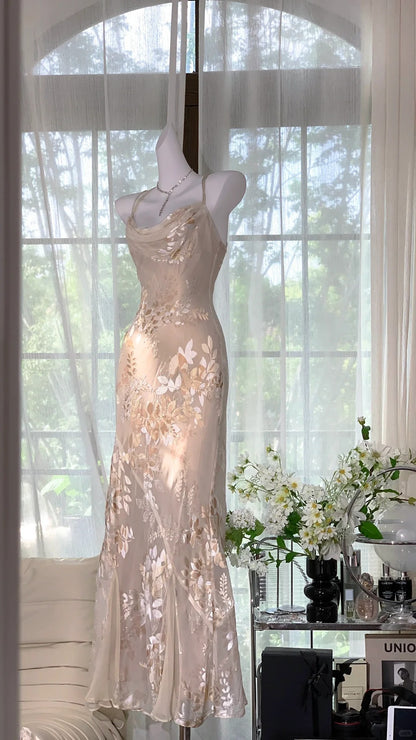 Elegante Meerjungfrauen-Spaghettiträgerkleid in Champagner mit floraler Stickerei, ärmellos, lange Ballkleider MP962