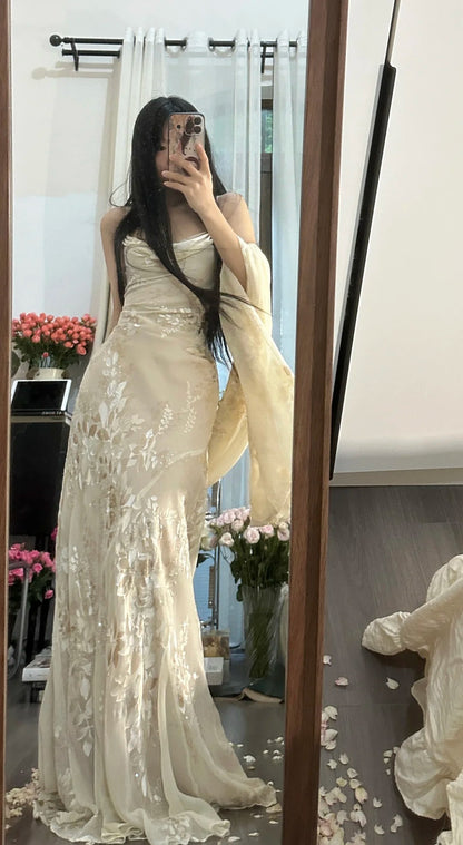 Bescheidenes Meerjungfrauen-Spaghettiträger-Champagner-Spitzen-ärmelloses Chiffon-langes formelles Abendballkleid MP1060