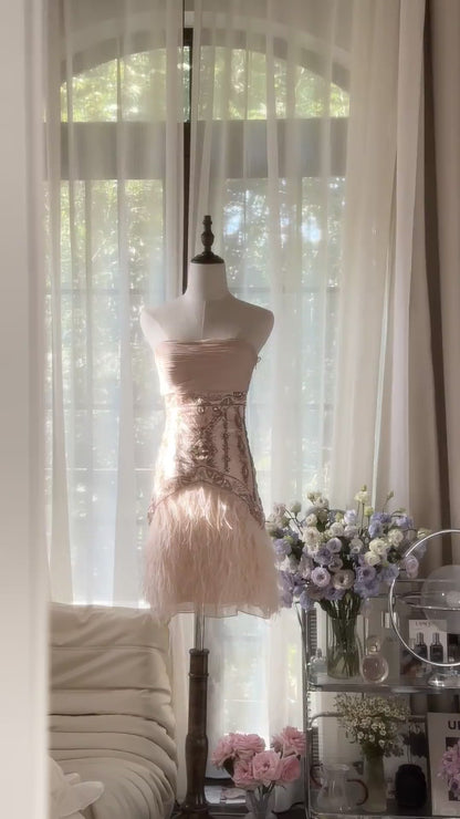 Sexy Homecoming Dresses Strapless Sheath Blush Pink With Feathers Knee Length Party Graduation Outfits MP1069