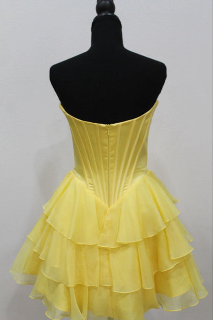Mignonne Robe Courte de Soirée d'Anniversaire 17 Ans en Chiffon Jaune Coupe Évasée Cœur MP910