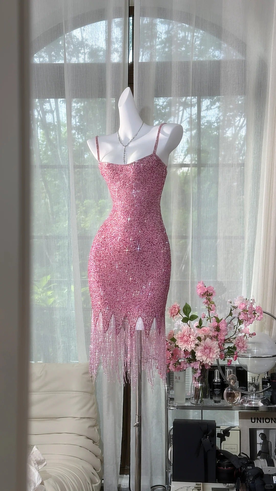 Glitzernde Etui-Spaghettiträger Rosa Kurzes Abschlussball-Heimkehr-Outfit zum 15. Geburtstag MP949