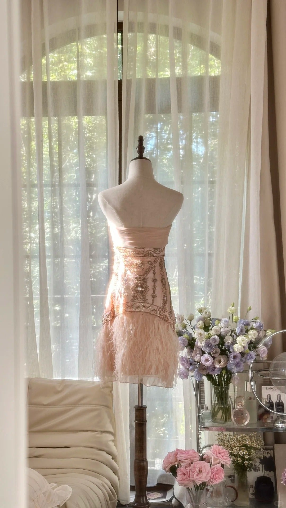 Sexy Homecoming Dresses Strapless Sheath Blush Pink With Feathers Knee Length Party Graduation Outfits MP1069