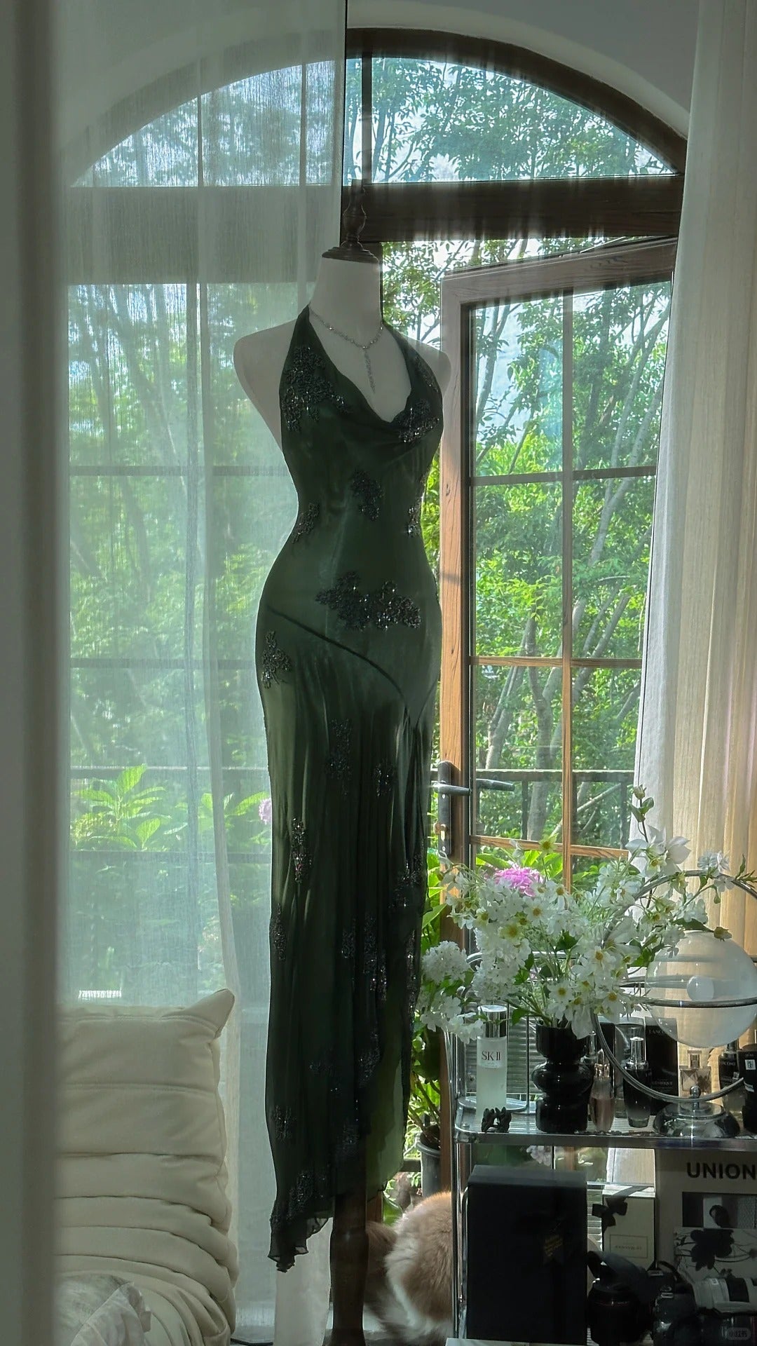Élégante robe de bal longue en mousseline vert sirène avec dos nu et perles argentées MP956