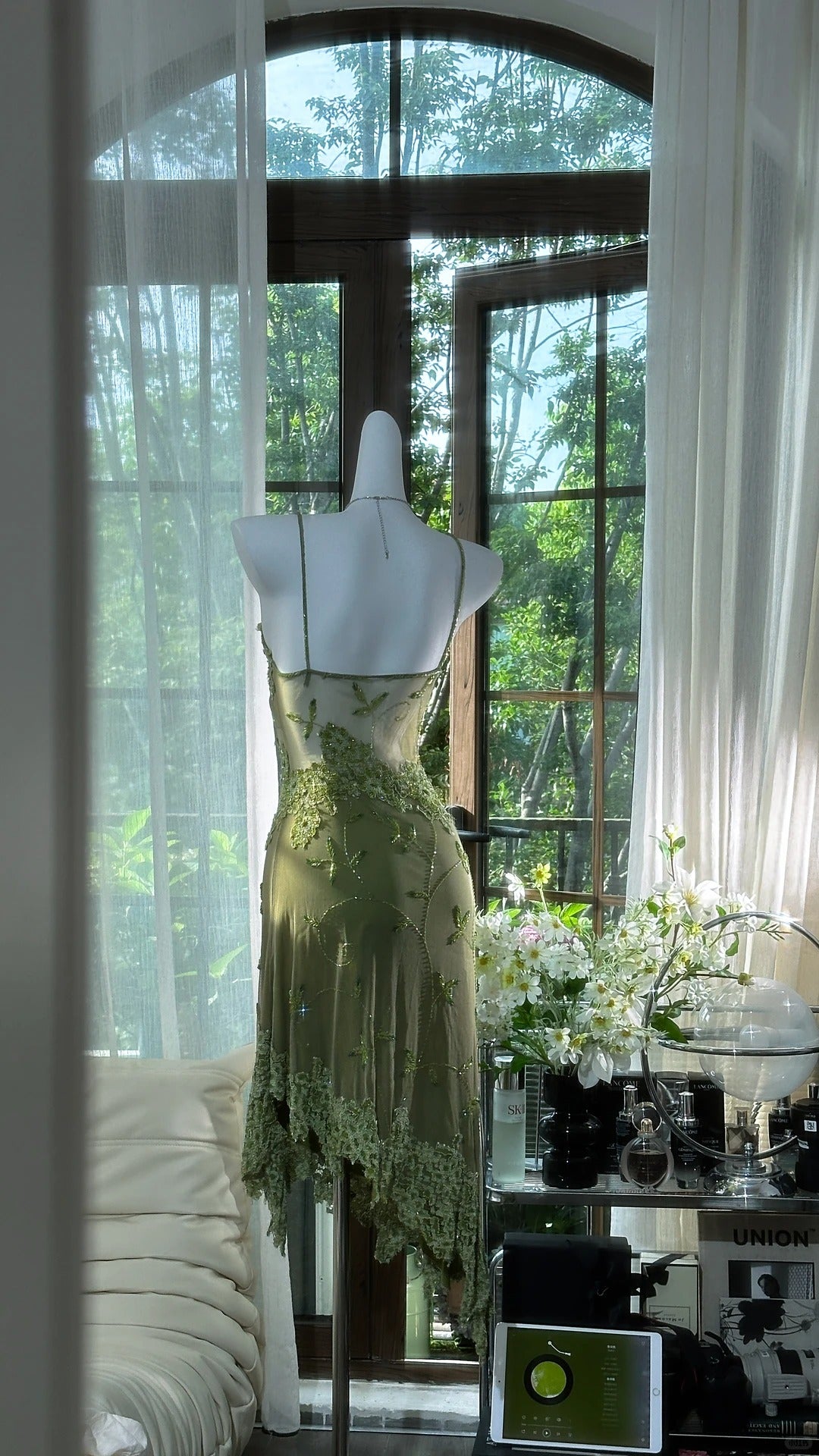 Elegantes Meerjungfrau Spaghettiträger Grünes Chiffon mit Perlen Ärmelloses Midilanges Ballkleid MP955
