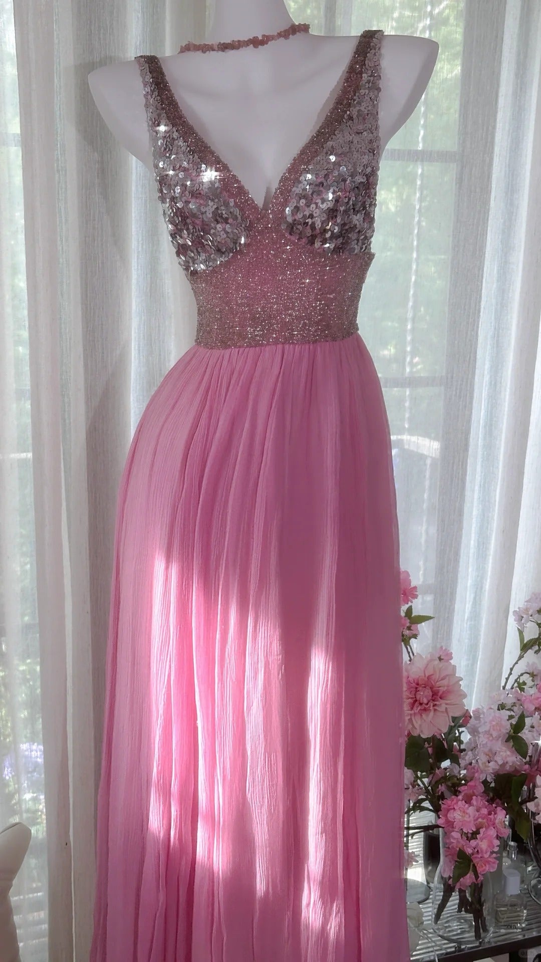 Robe de soirée longue trapèze chic en mousseline de soie rose et verte, col en V, sans manches, pour bal de promo MP972